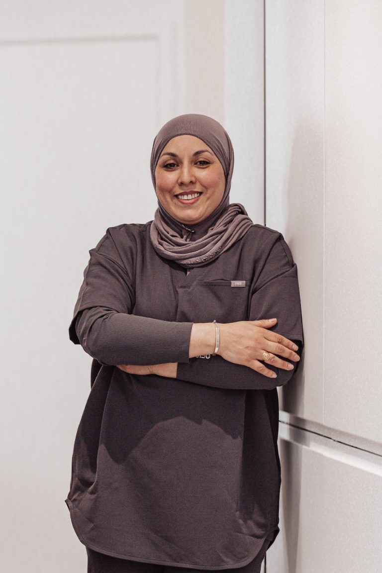 Hassna Azzaoui – Praxismanagerin & MFA